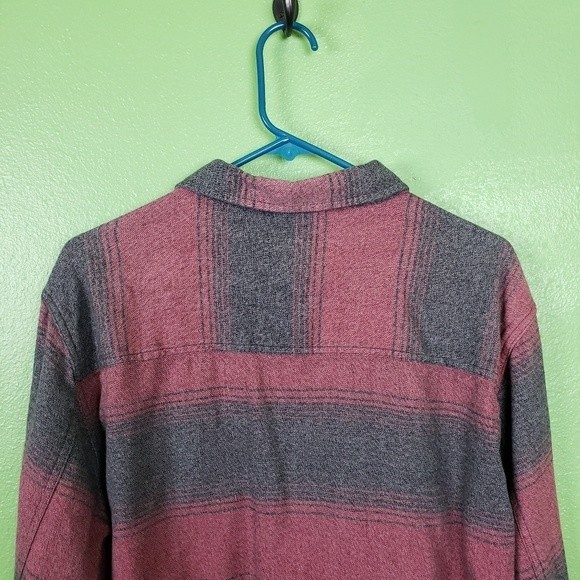 Active Skate Wear Button Up Red Striped Shirt Size Large - Picture 6 of 8